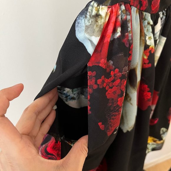 ALICE + OLIVIA FLORAL SKIRT - Picture 3 of 5